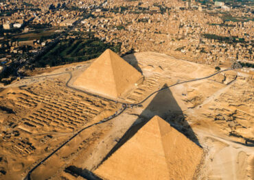 Pyramides of Giza (Guizèh) : Khéops et Khéphren Sphinx giza necropolis